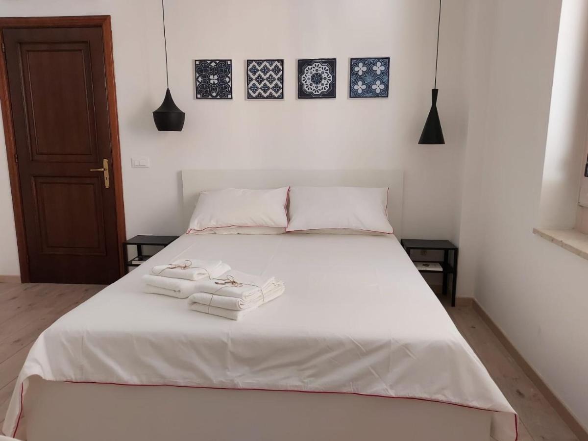 Isabella D'Aragona Guest House Barletta Eksteriør billede